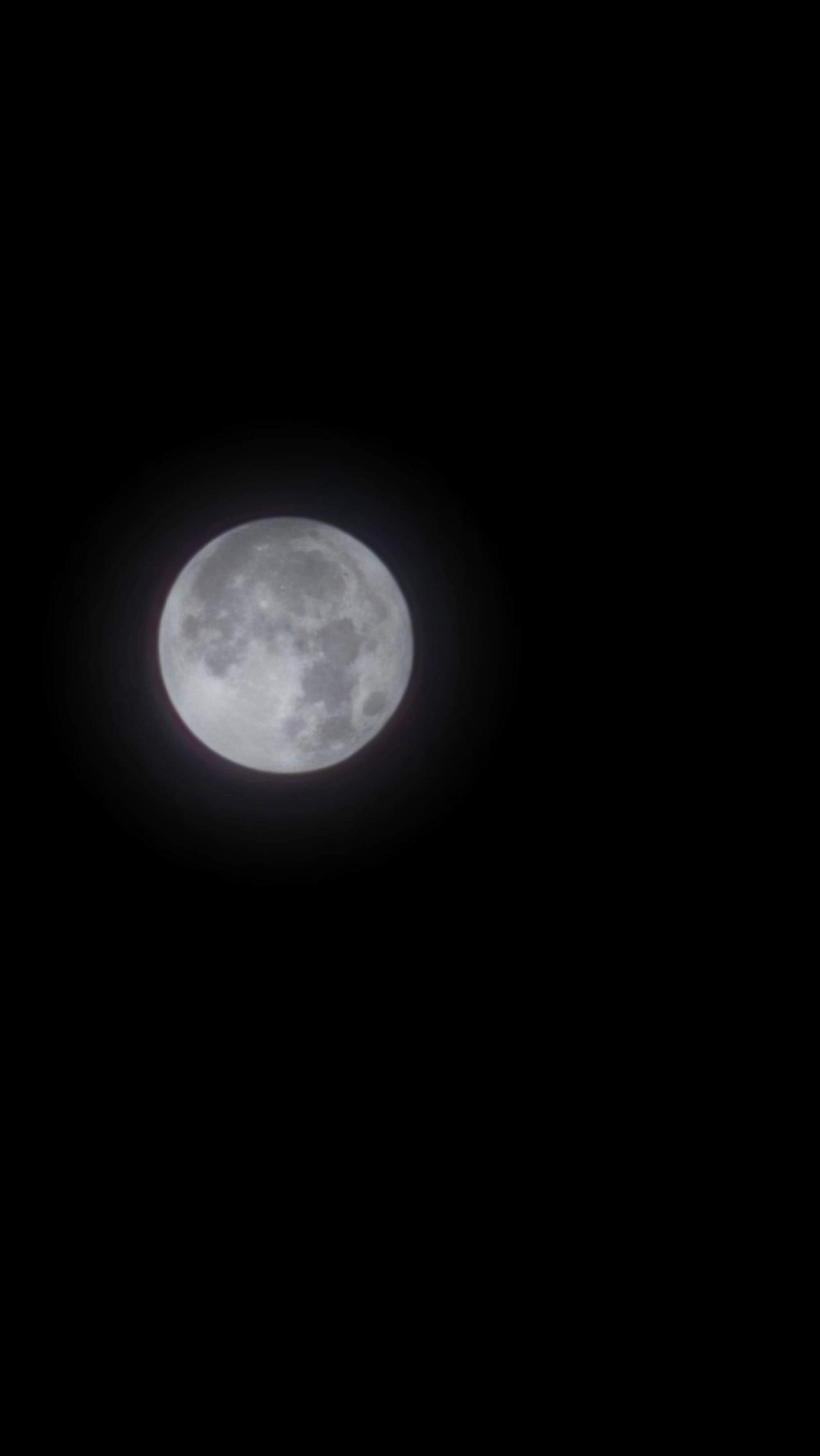 Picture of a full moon taken with a 30x zoom.